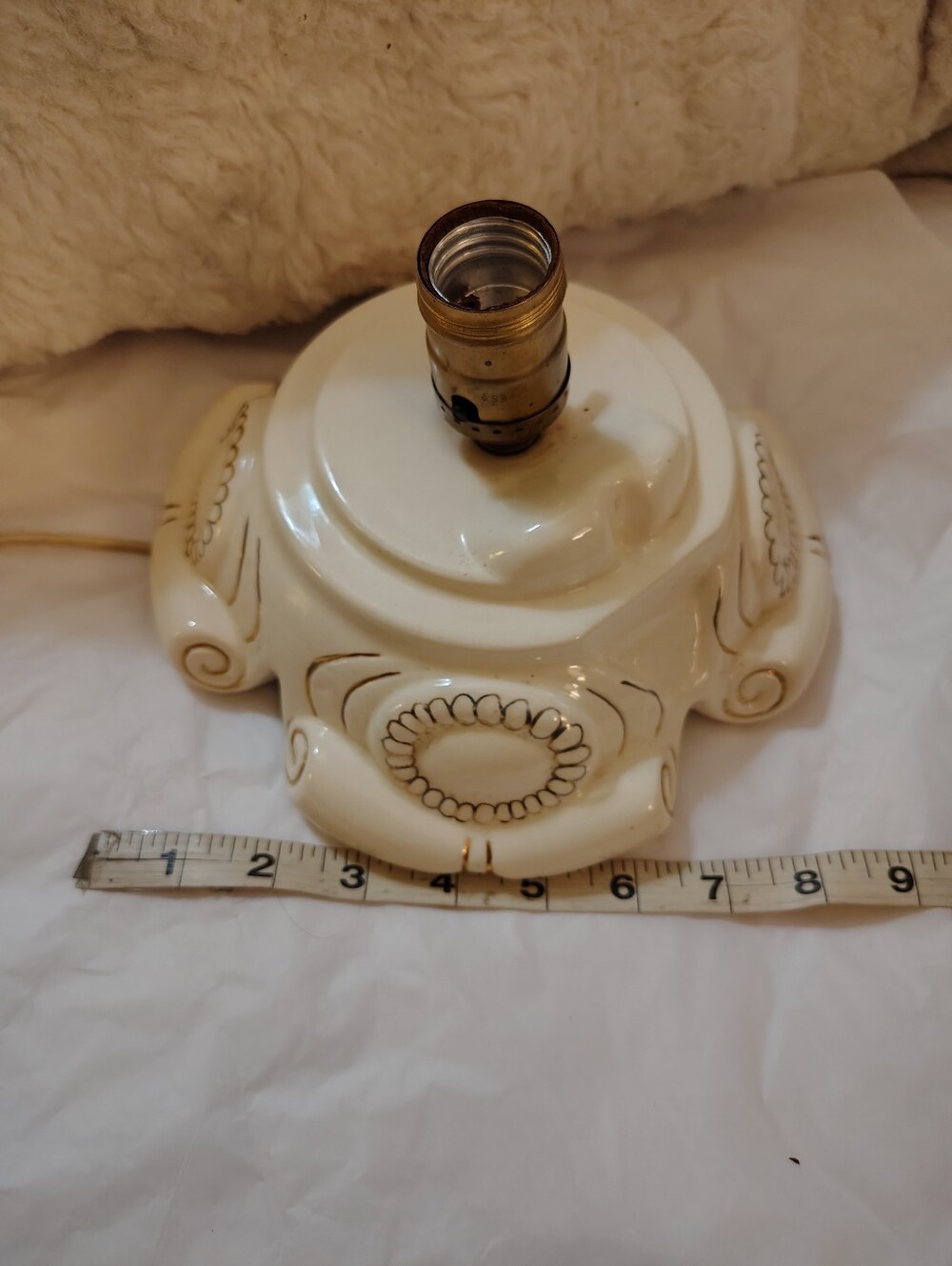 Vintage Ceramic Christmas Tree Replacement Base White Gold Trim 9" - Picture 12 of 12